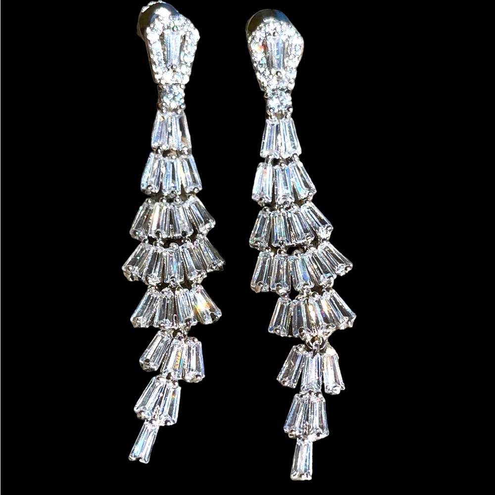 🆕 Swarovski Crystals The Linyte Earrings